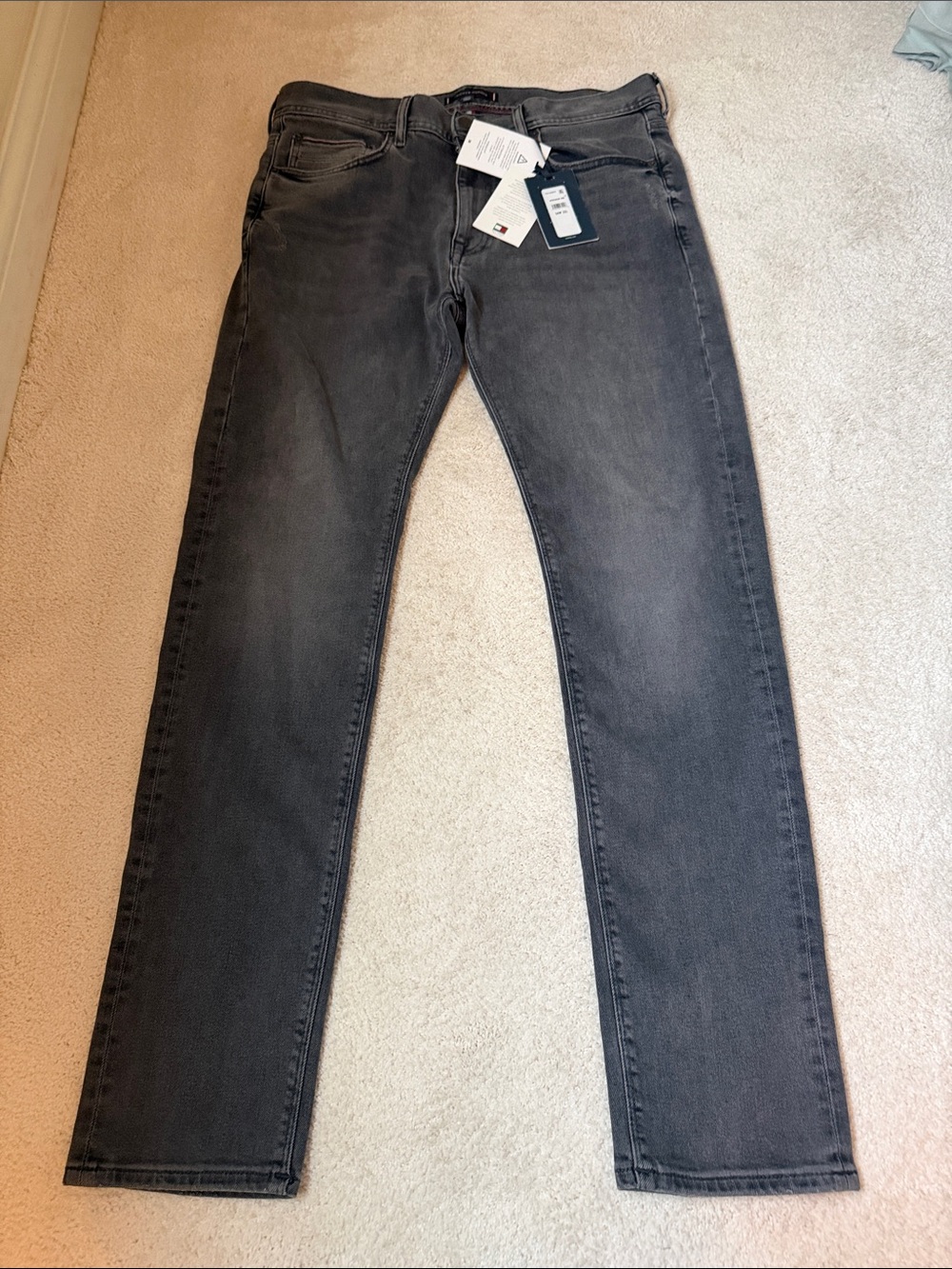 Men's Slim Straight Jeans in Washed Black